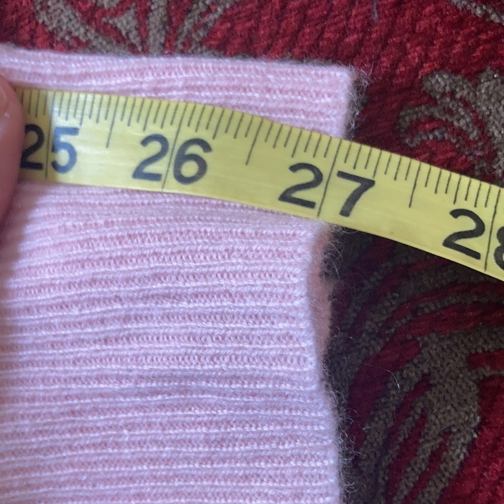 LORD & TAYLOR XL  100% cashmere Barbie light pink v neck sweater - Picture 8 of 9